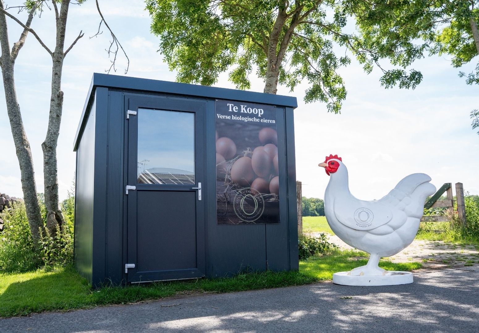 Het verkoophuisje langs de weg